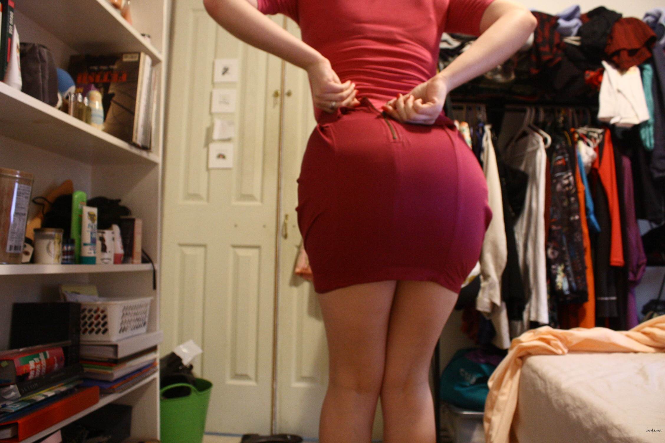 Hot Amateur Babe's Tight Ass - Explicit Photo