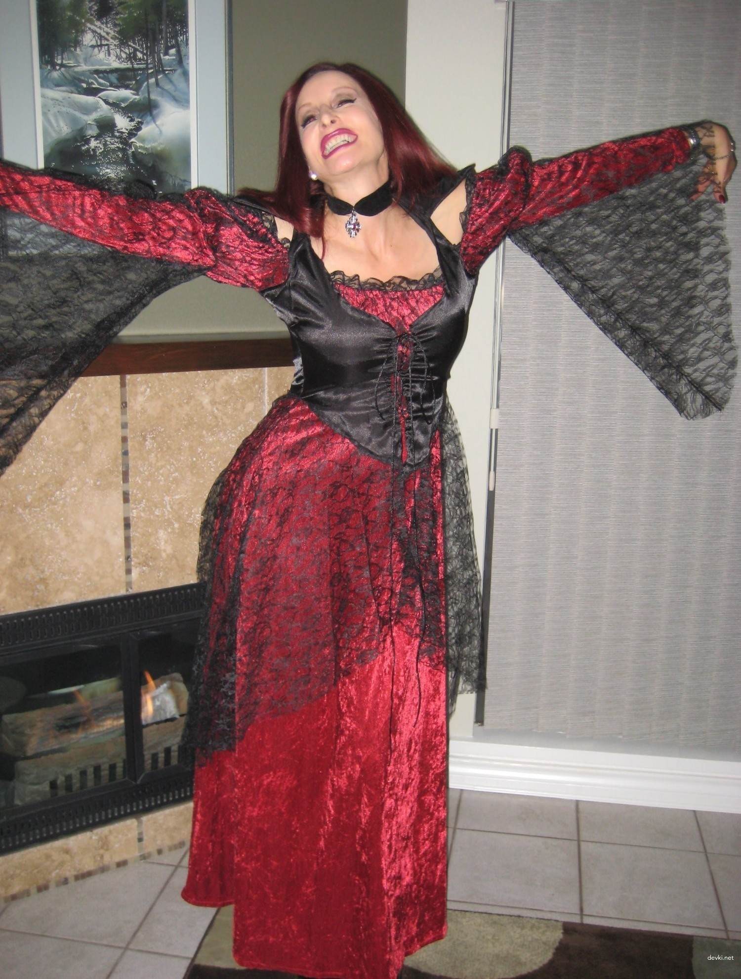 Hot MILF with Fake Tits: Uncensored Amateur Pic Revealed