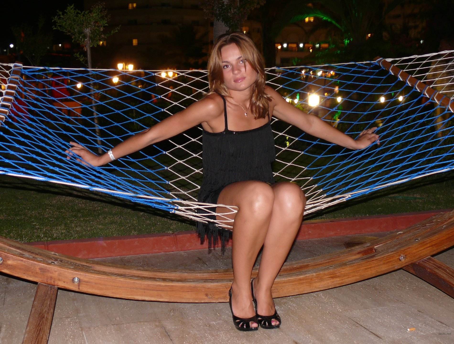 Amateur Girlfriend Nude Photos: Explicit Beauty Revealed in English