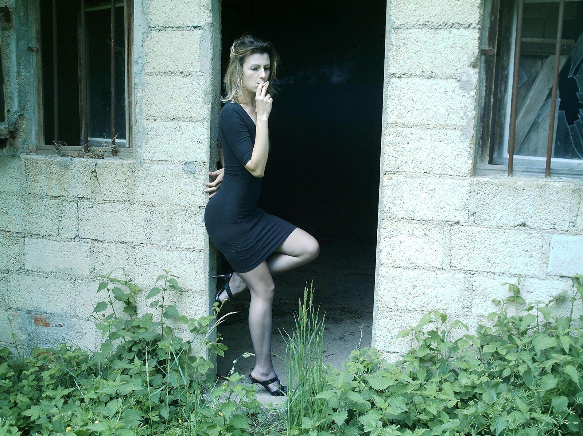 Sizzling Amateur Babe Exposes Naked Body - Slim, Cute, Explicit