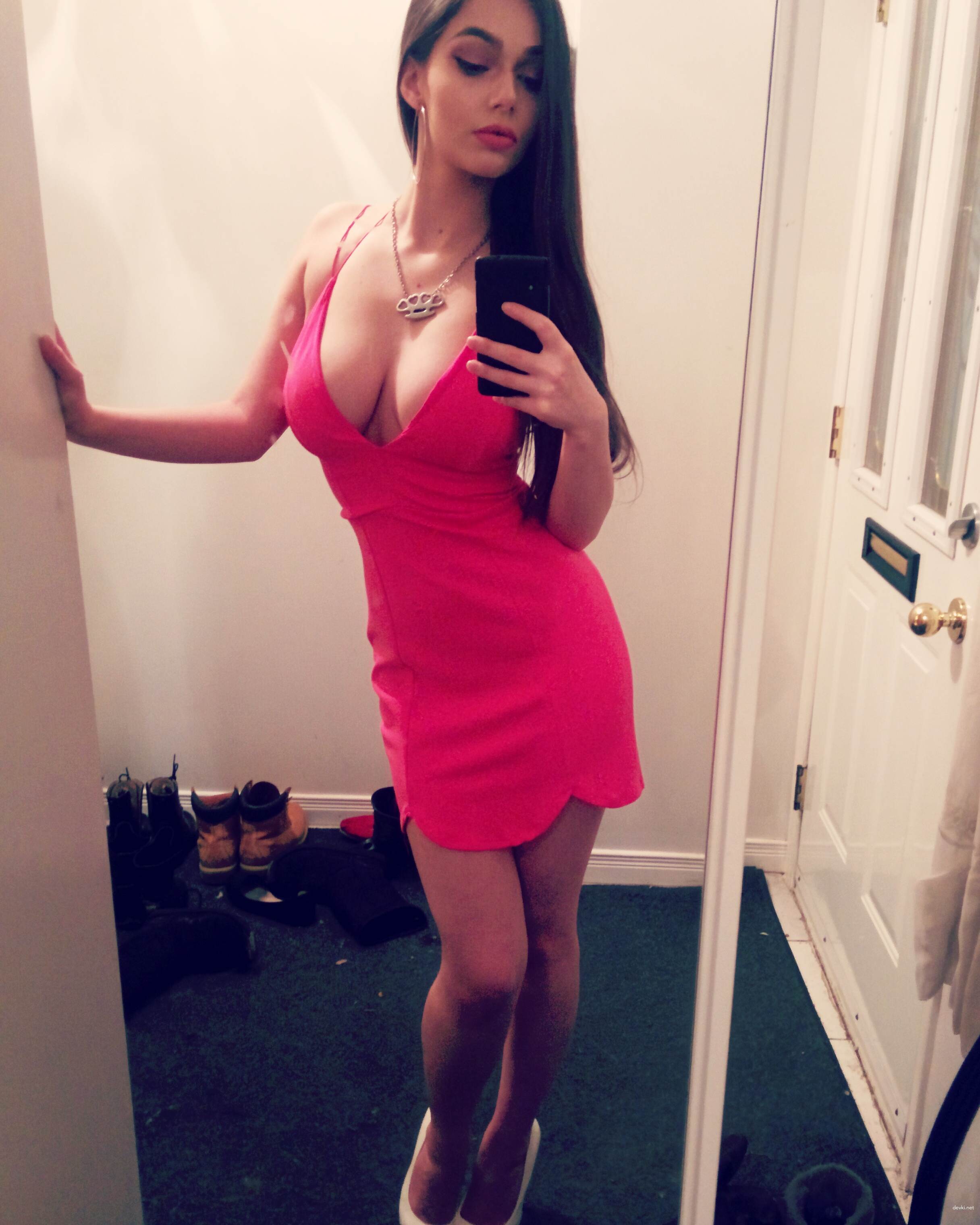 Seductive Nude Brunette Amateur - Slim Beauty Exposing All in Explicit Photos