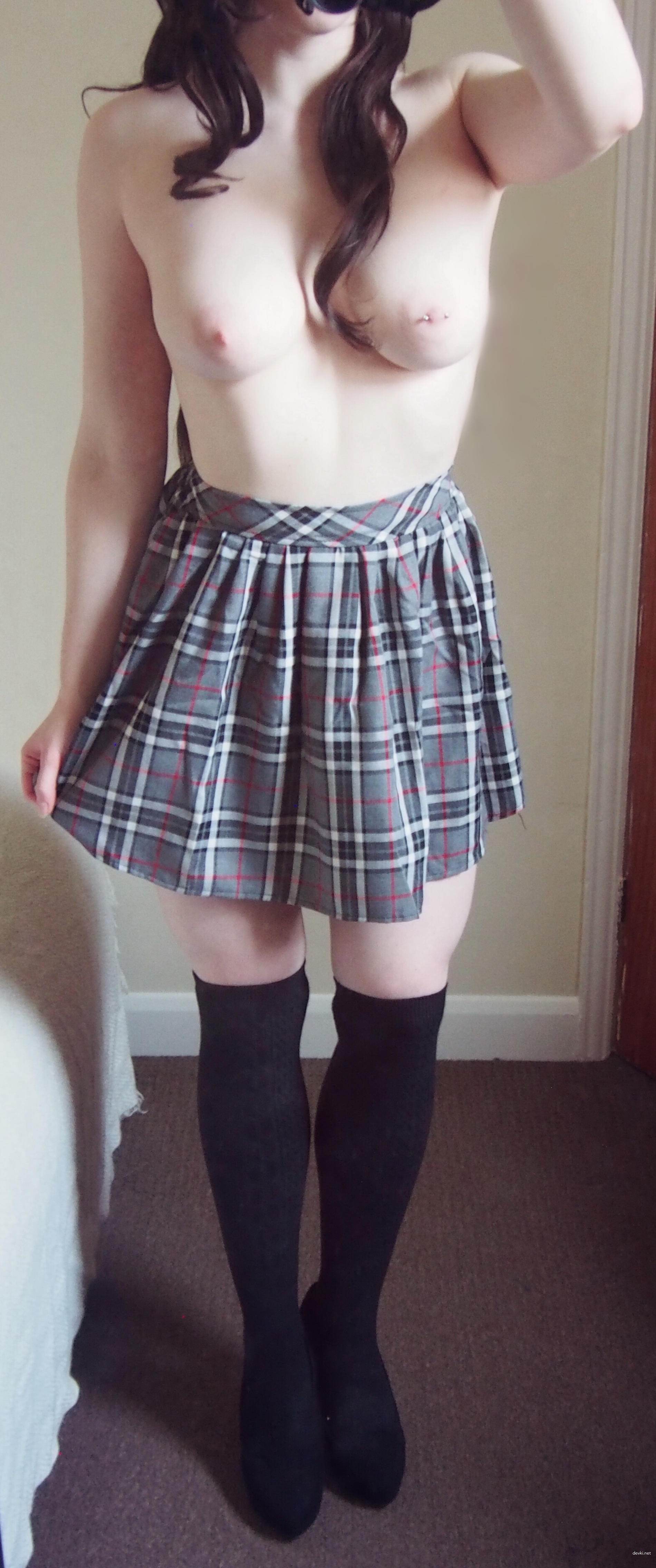 Amateur Sex Bombshell: Explicit Homemade XXX Photos - Hot Amateur Porn in English