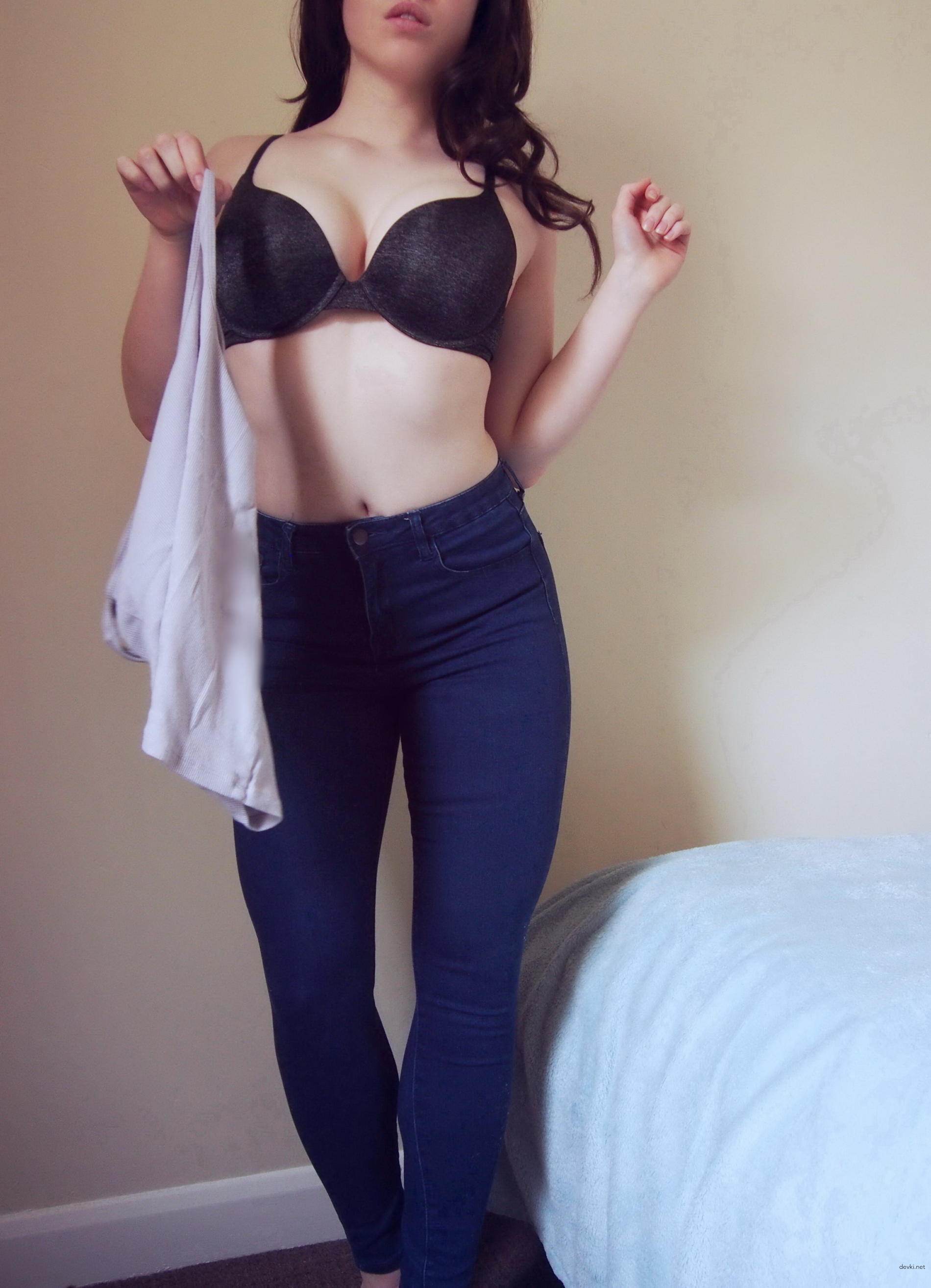 Amateur Sex Bombshell: Explicit Homemade XXX Photos - Hot Amateur Porn in English