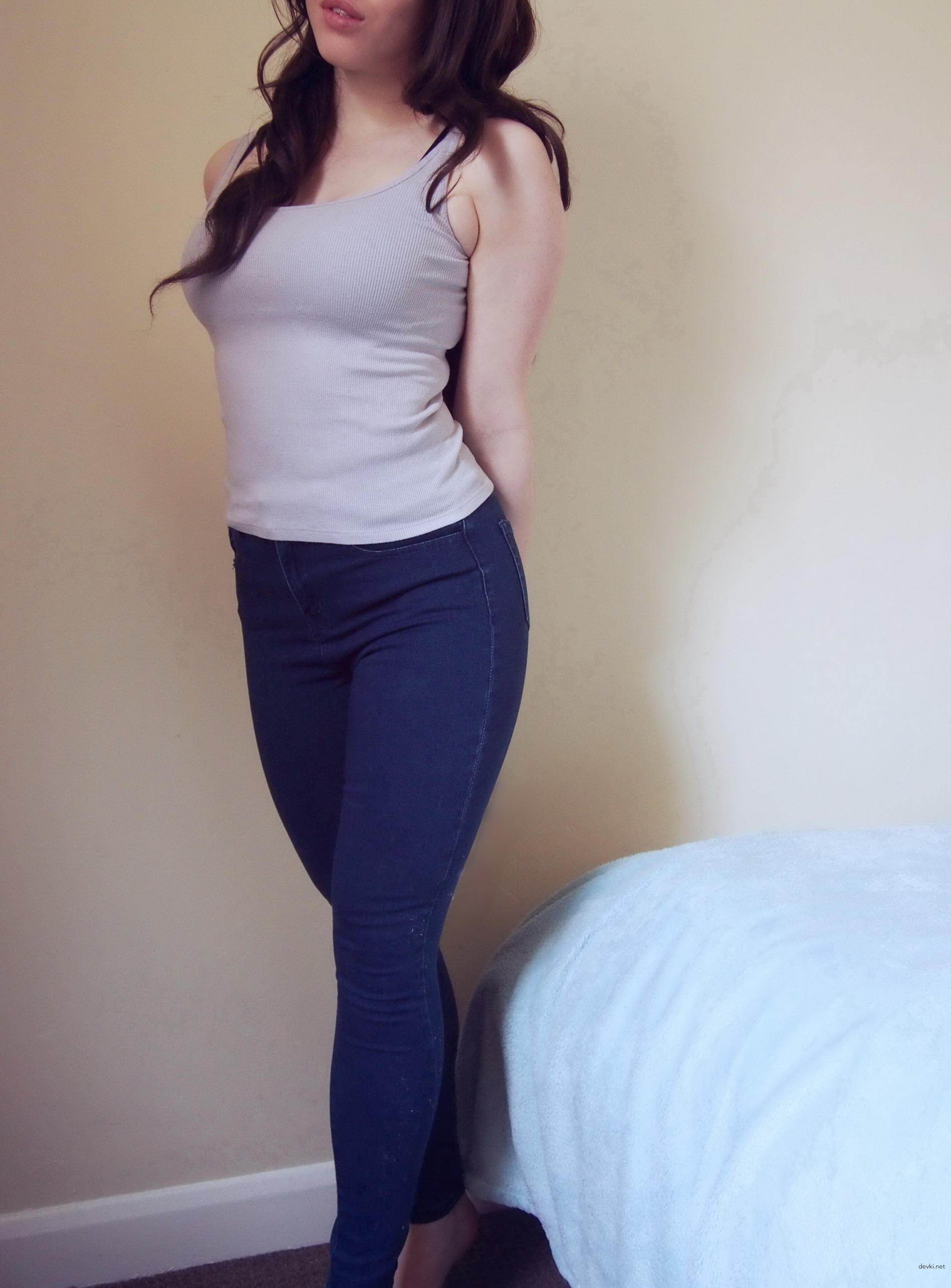 Amateur Sex Bombshell: Explicit Homemade XXX Photos - Hot Amateur Porn in English