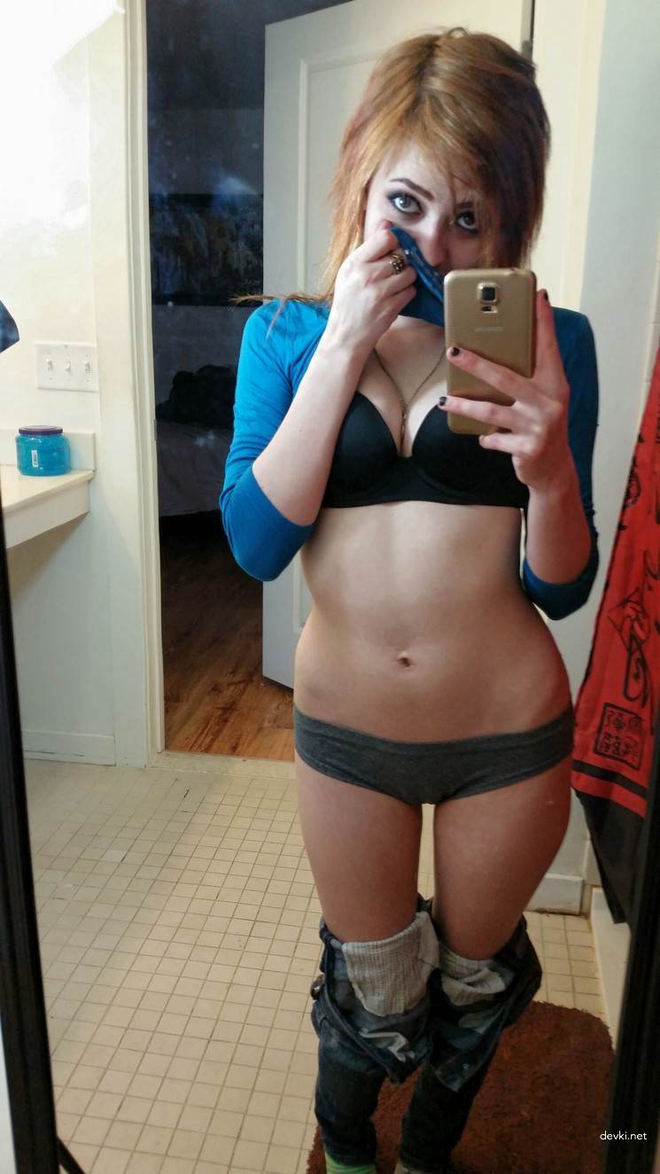 XXX Busty Girlfriend's Sizzling Amateur Photoshoot: Steamy Erotica Exposed!