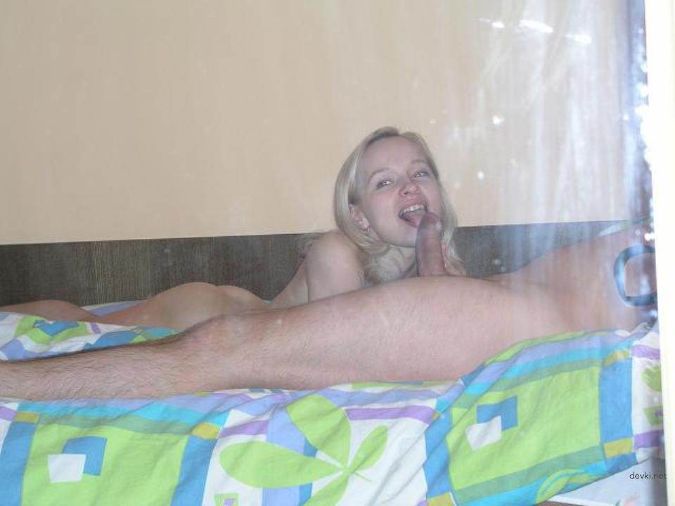 Amateur Woman's Explicit XXX Selfies: Hot Sex Photos for Adults