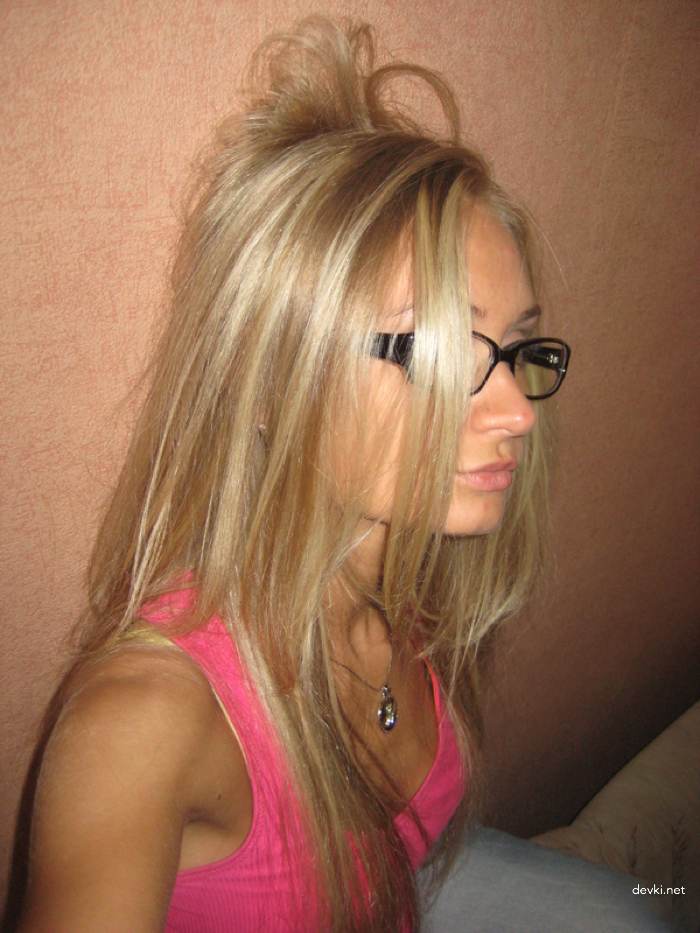 Steamy Amateur Nude Photo Shoot with Sexy Student