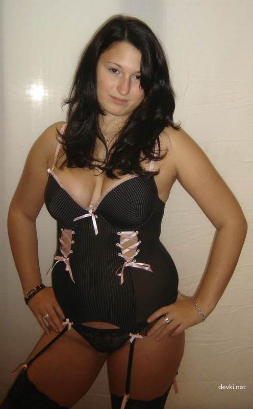 Sultry Brunette in Sexy Lingerie - Explicit Amateur Photo Shoot