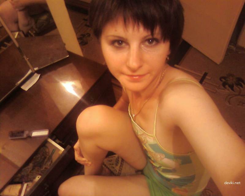 Explicit Young Chick with Tiny Tits: Amateur Photo for Adults
