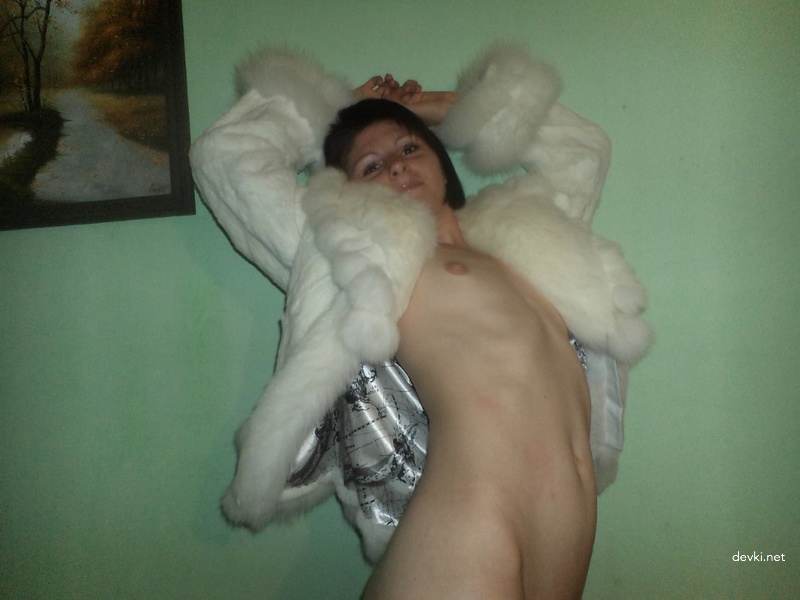 Explicit Young Chick with Tiny Tits: Amateur Photo for Adults