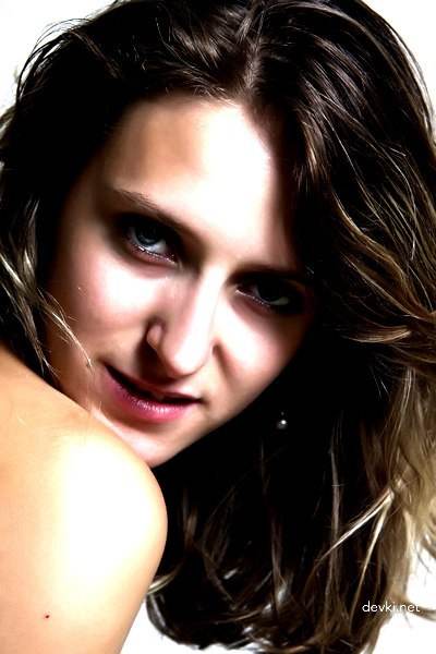 Explicit Amateur Model Fail: Girl's NSFW Photo Shoot Disaster