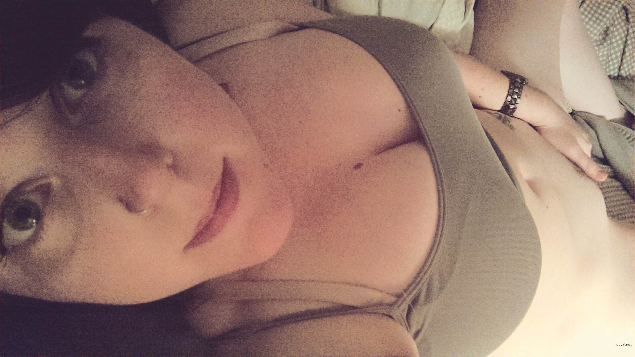 Thick MILF Amateur Porn Pics - Sexy Private Photos of Big Booty Lady