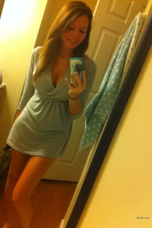 Hot Busty Babe with Perfect Booty - Explicit Amateur Pic