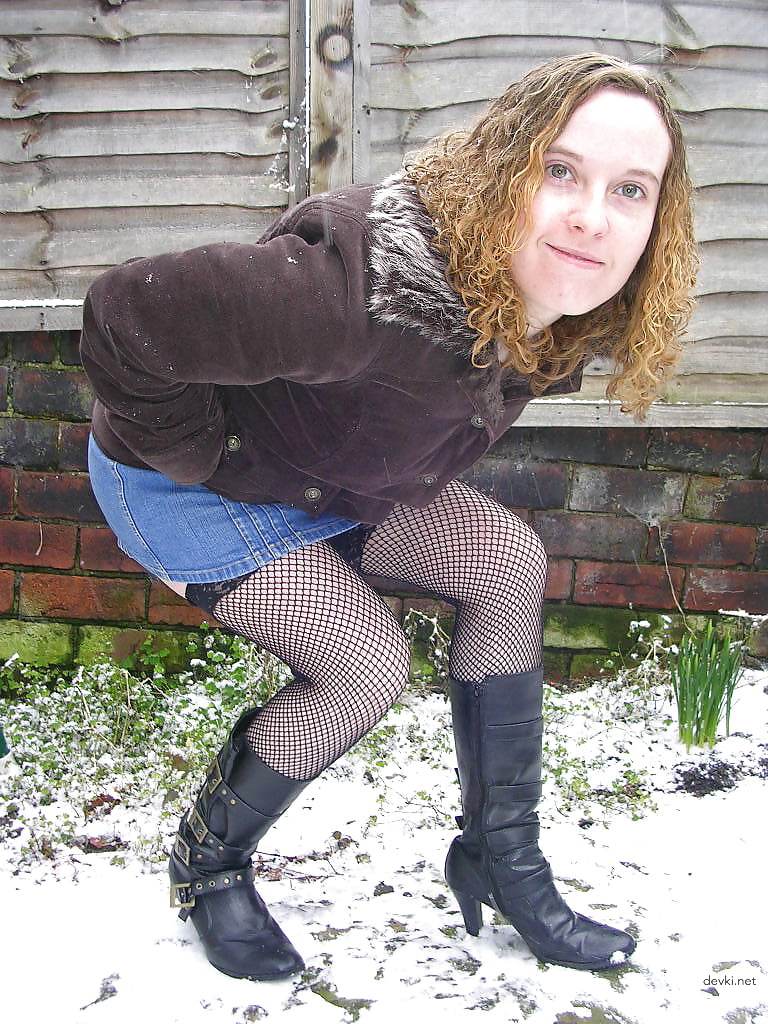 Seductive Mature Woman Exposing Her Sensual Side - Explicit Amateur Photo