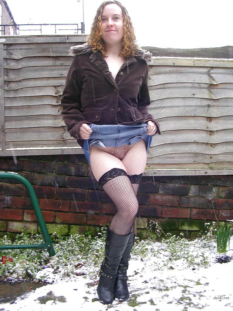 Seductive Mature Woman Exposing Her Sensual Side - Explicit Amateur Photo