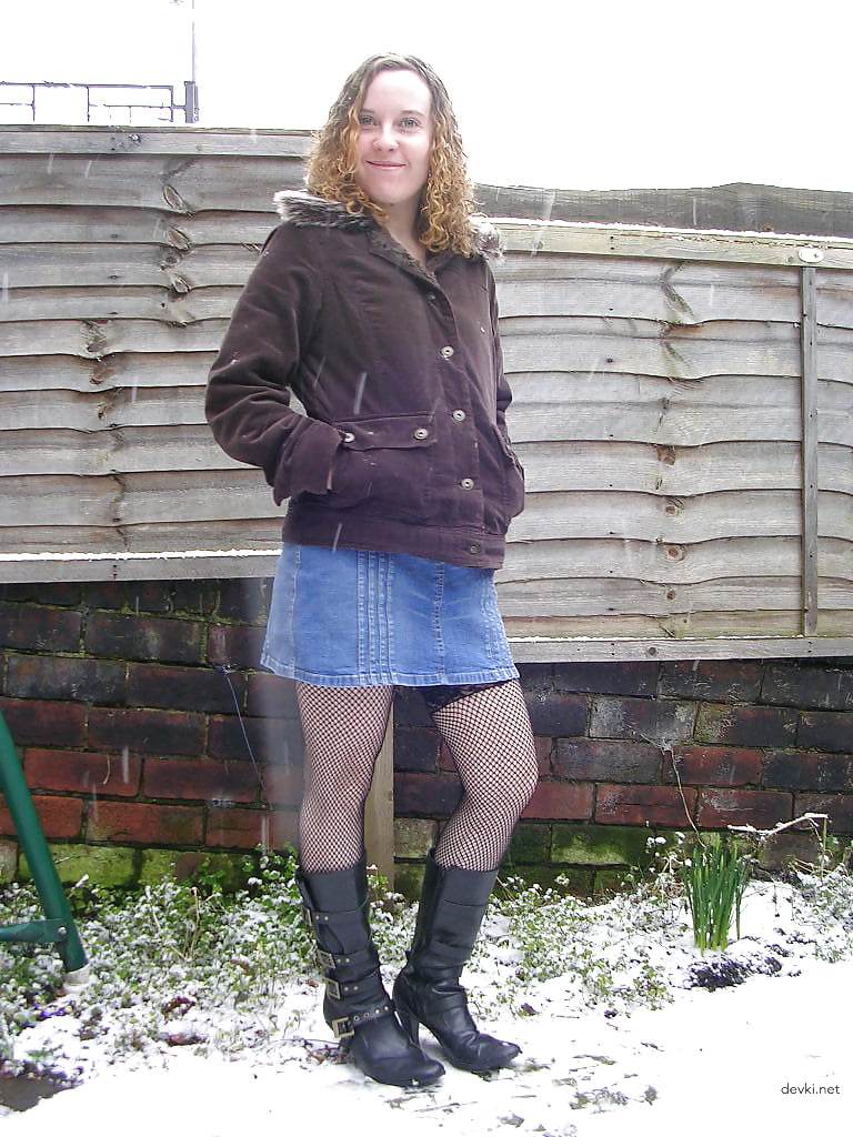 Seductive Mature Woman Exposing Her Sensual Side - Explicit Amateur Photo