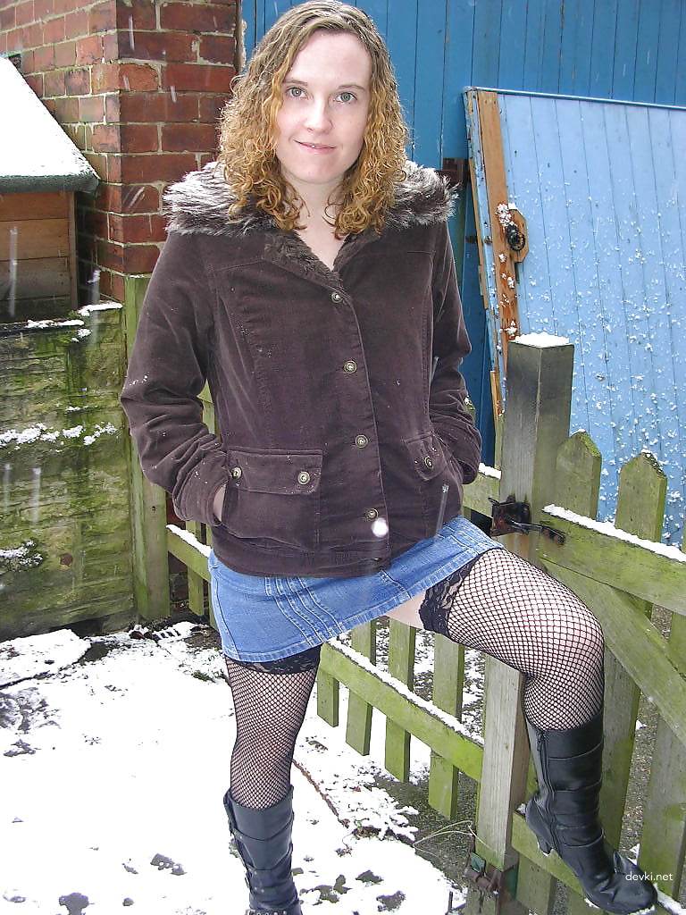 Seductive Mature Woman Exposing Her Sensual Side - Explicit Amateur Photo