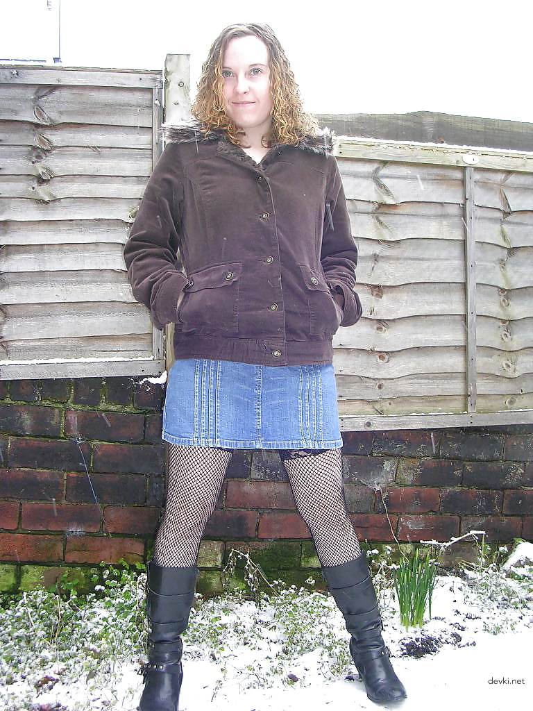 Seductive Mature Woman Exposing Her Sensual Side - Explicit Amateur Photo
