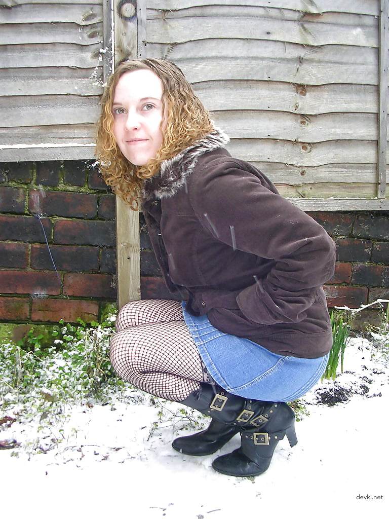 Seductive Mature Woman Exposing Her Sensual Side - Explicit Amateur Photo