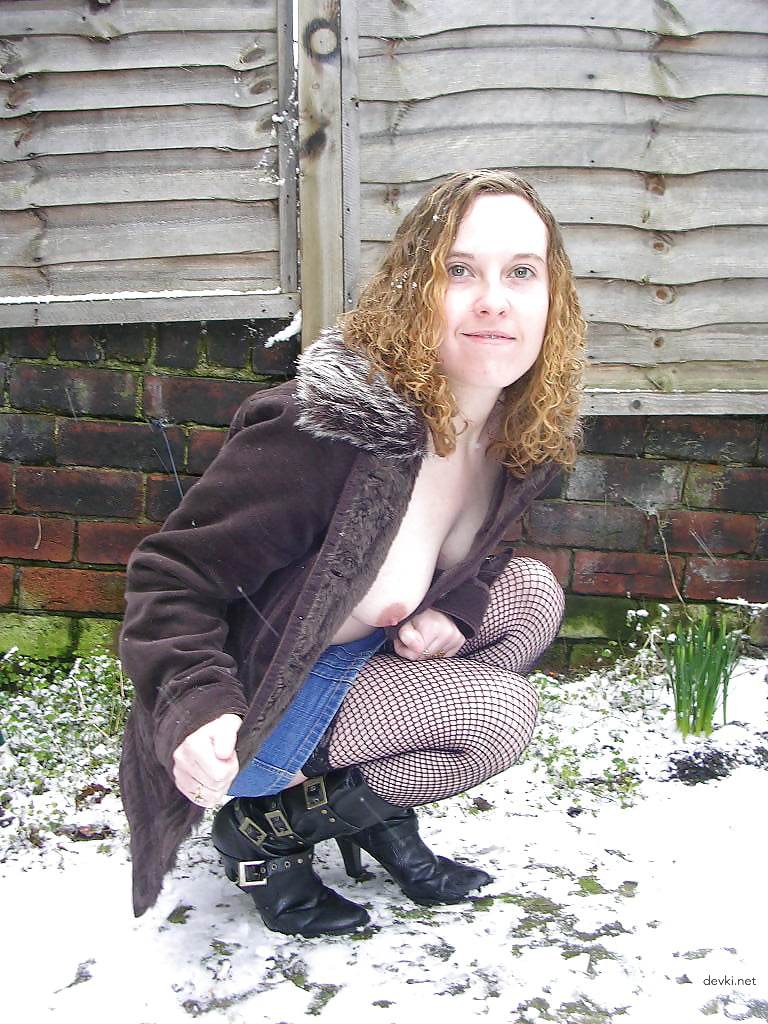 Seductive Mature Woman Exposing Her Sensual Side - Explicit Amateur Photo