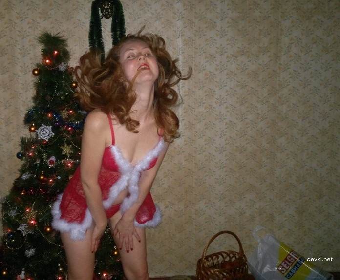 Sensual Nude Amateur Photo: Hot Woman Poses Explicitly for Lover