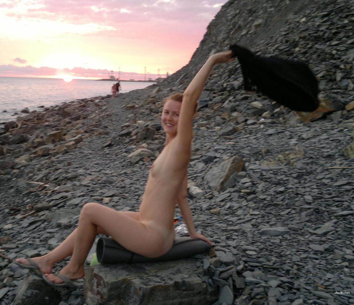 Amateur Nude Beach Photo Shoot: Seductive Beauty Poses Explicitly