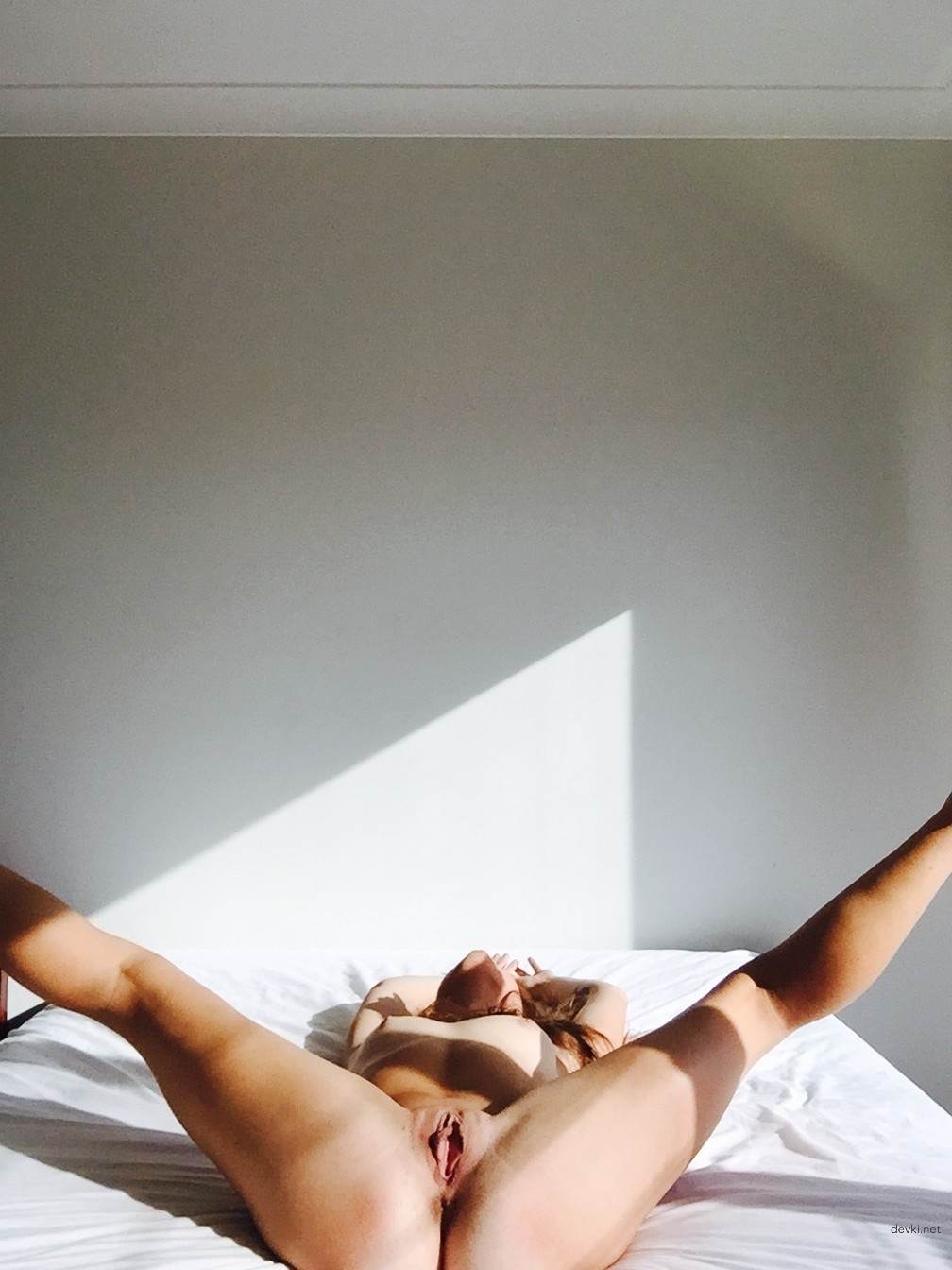 Explicit Amateur Pussy Fucking Selfies: Naked English Porn Photos