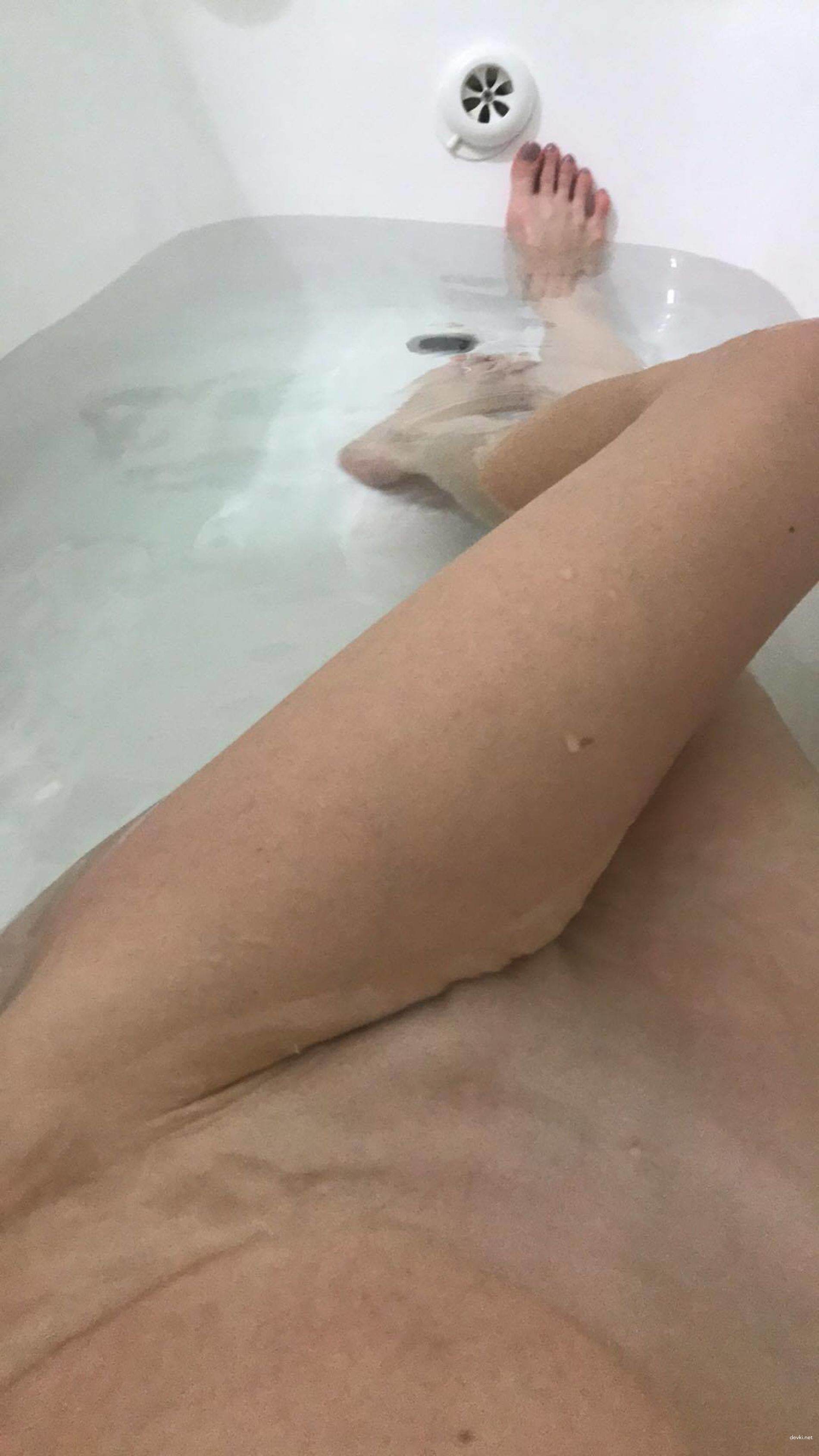 Amateur Girlfriend's XXX Photos - Hot & Explicit Pics for Your Pleasure!
