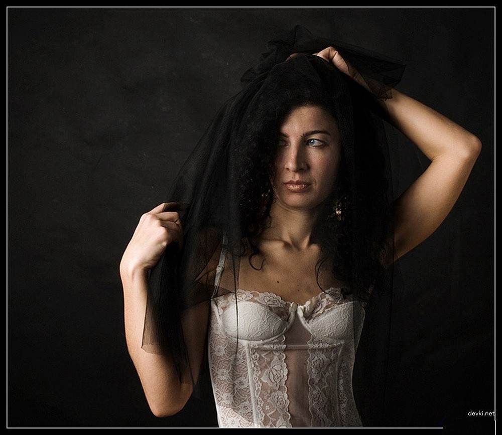 Sultry Bride Boudoir: Erotic Wedding Pics for Adults