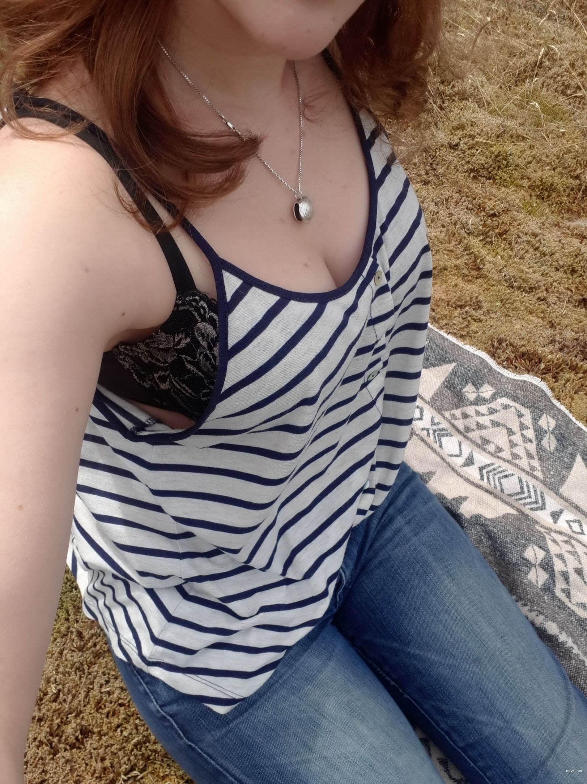 Wild Outdoor Selfie - Amateur Girl's Explicit Nature Pose for Maximum Thrills!