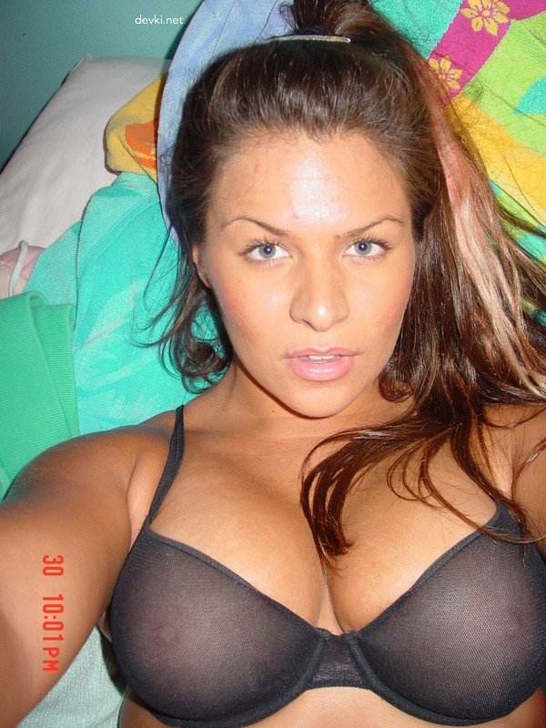 Hot Amateur Babe with Thick Curves - Uncensored Homemade Porn Pics