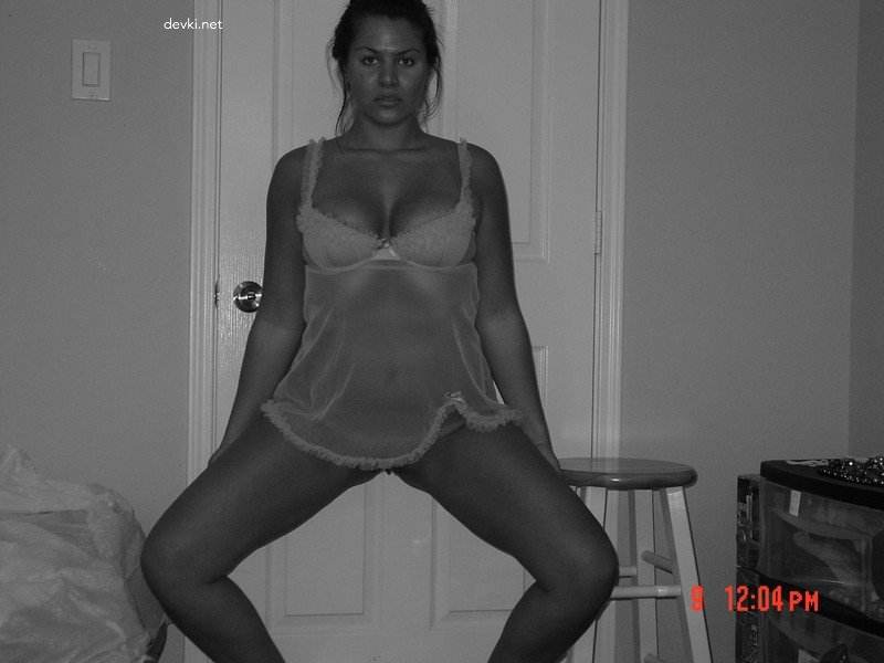Hot Amateur Babe with Thick Curves - Uncensored Homemade Porn Pics