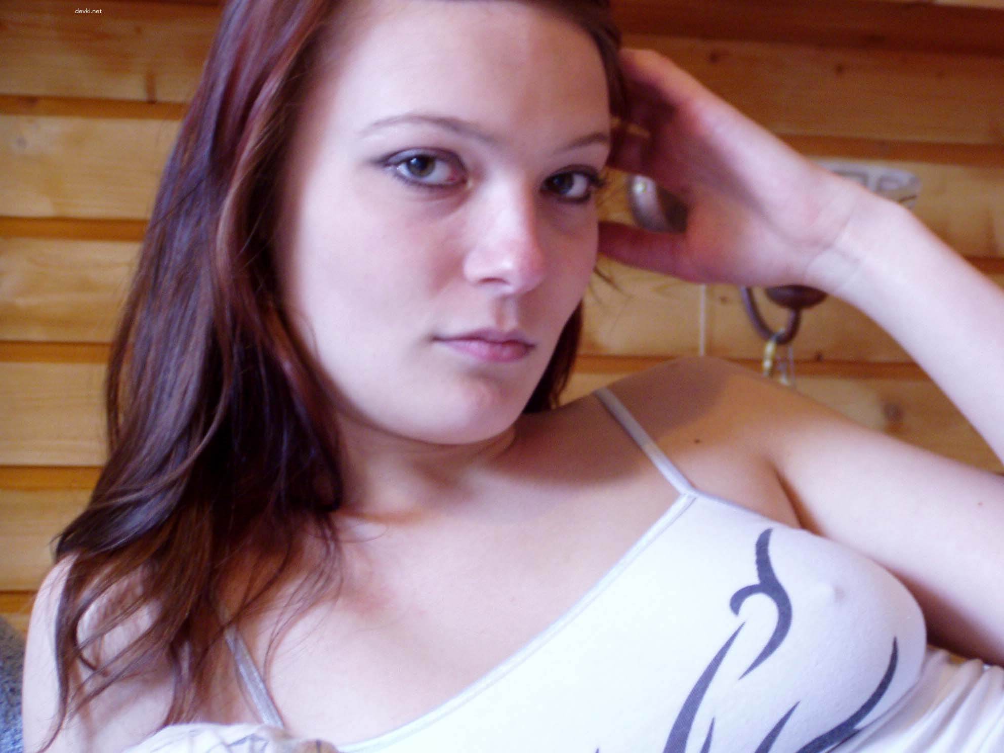 Hot Redhead Amateur Sex Pics: Explicit Private Photos with Fiery Babe