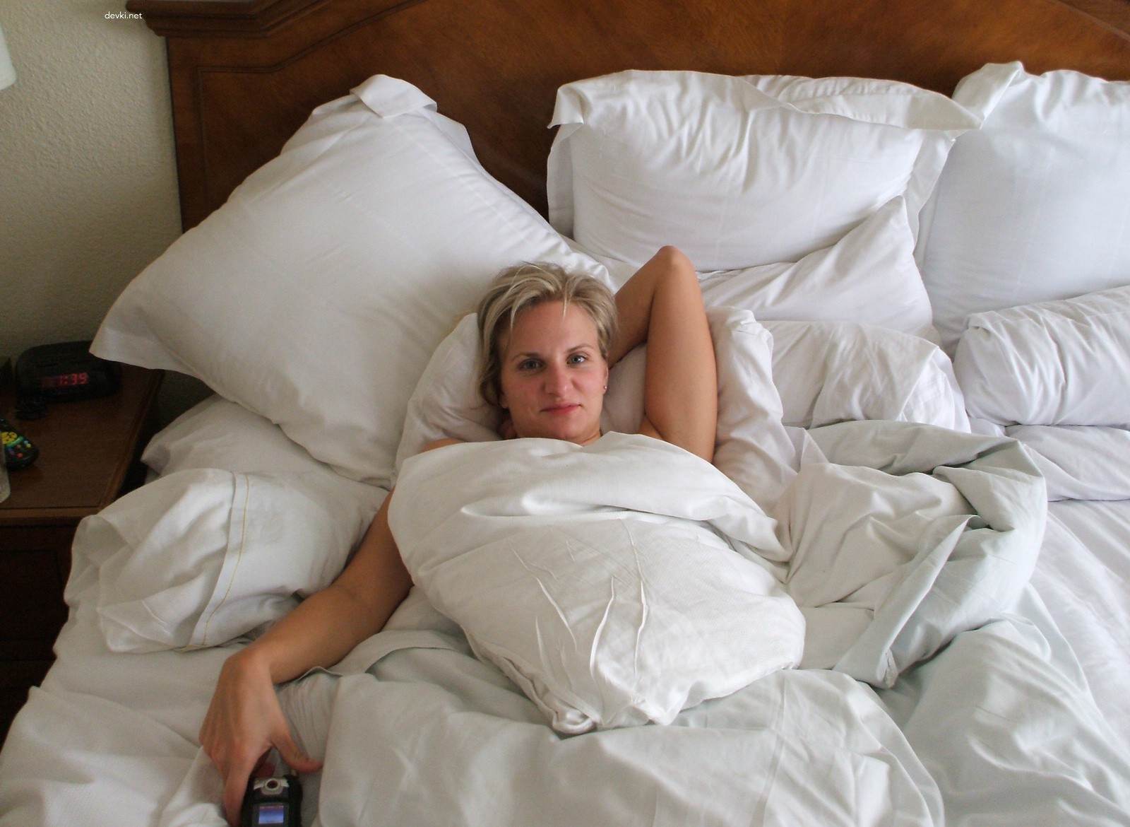 Blonde Amateur Sex: Graphic XXX Photos of Hot Amateur in Action!