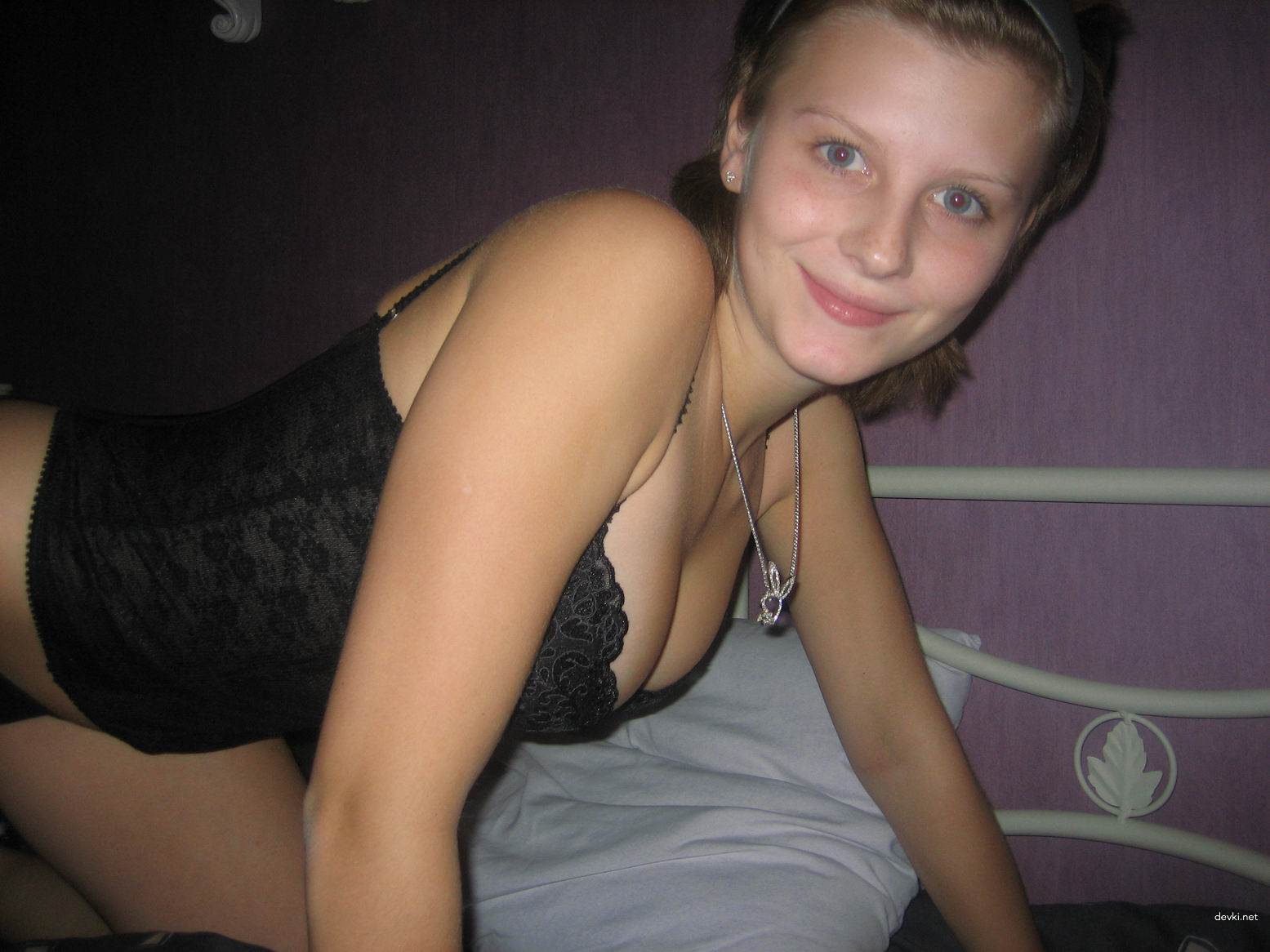 Steamy Topless Redhead Amateur Bares All - Explicit Photo