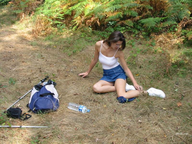 Sexy Vacation Vixen: Busty Amateur Babe Bares All in Explicit Photo