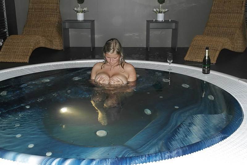 XXX Busty Amateur Girl: Explicit Photo of Big Boobs Babe