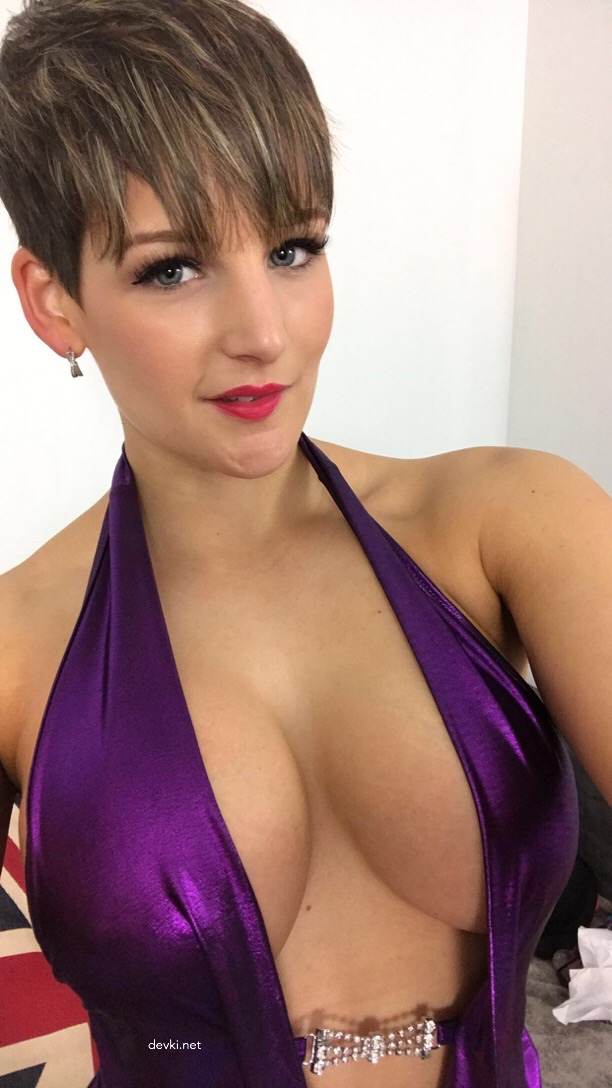 Hot Busty Blonde's Intimate Amateur Porn Album: Explicit XXX Photos for Adults