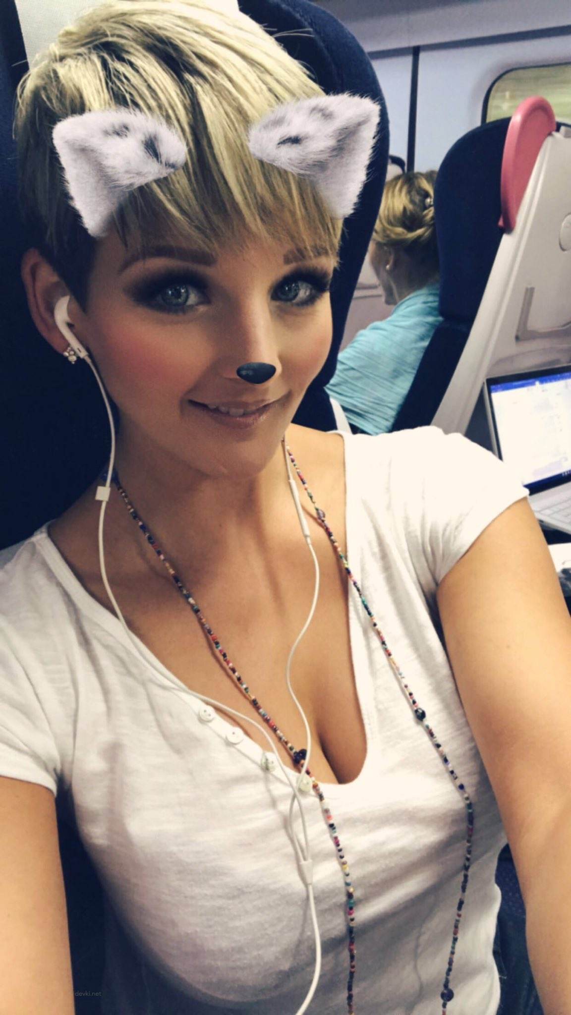 Hot Busty Blonde's Intimate Amateur Porn Album: Explicit XXX Photos for Adults