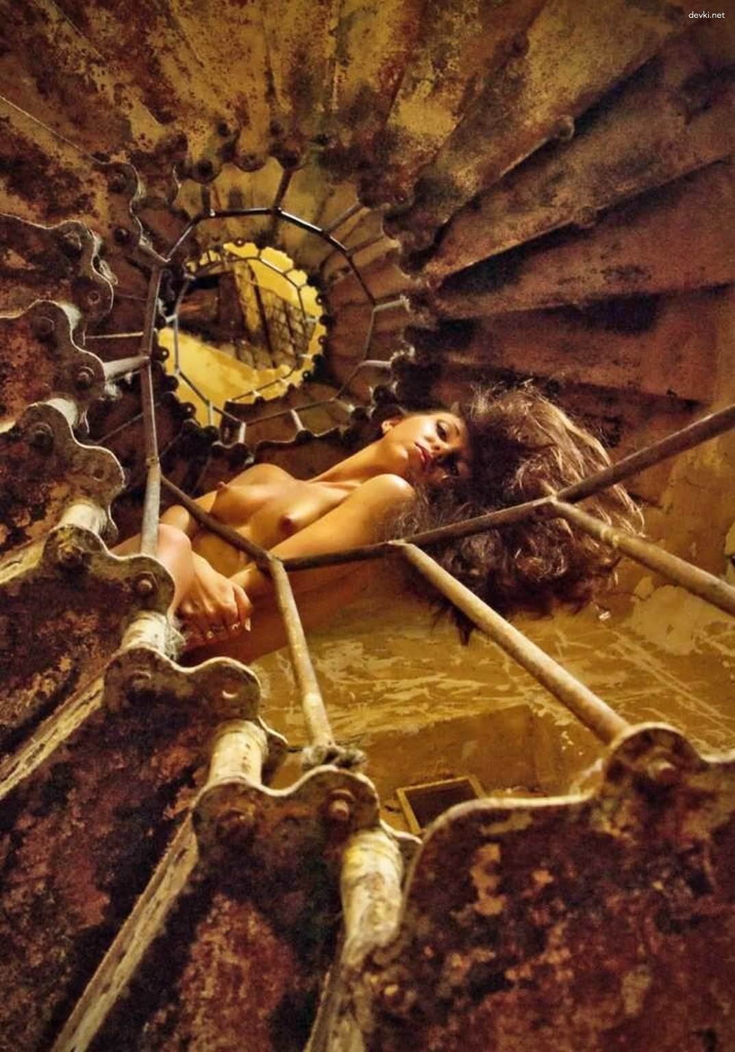Steamy Brunette's Explicit Amateur Photos: Seductive Poses & Sensual Shots