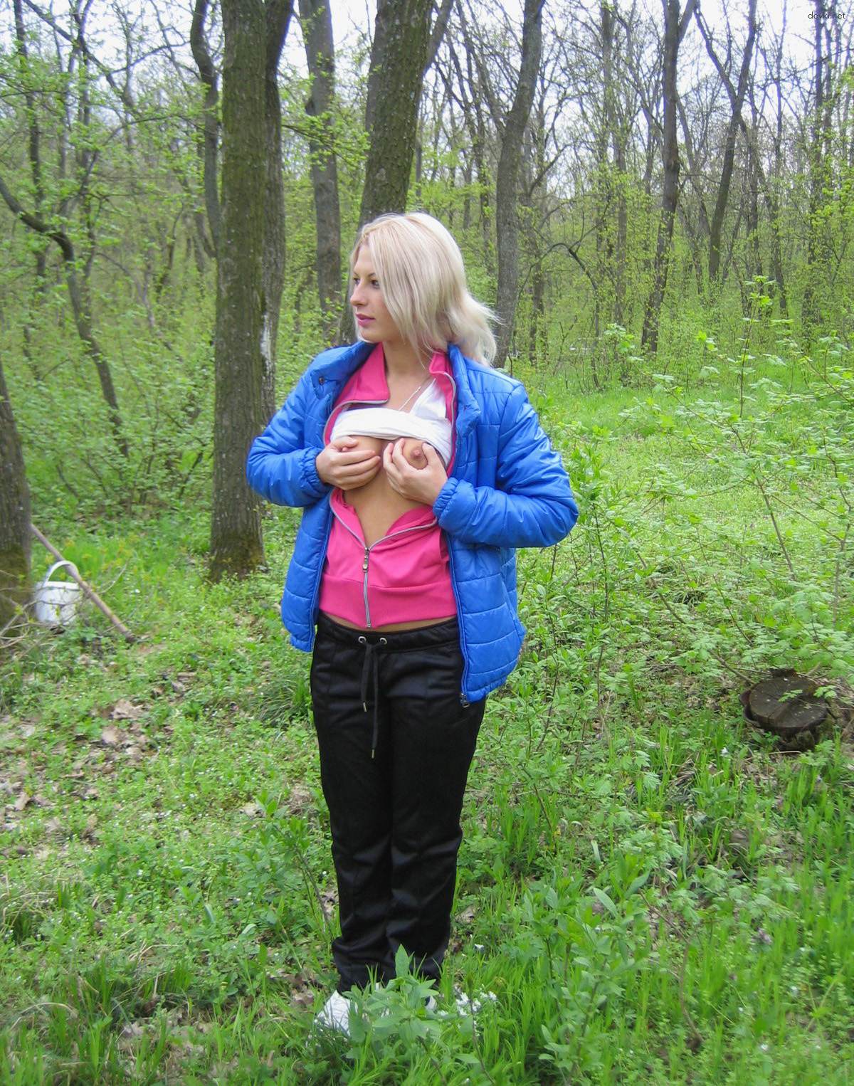 XXX Outdoor Amateur Erotica: Explicit Adult Content Photos for Lovers