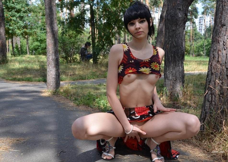 Sultry Brunette Amateur Street Sex - Explicit Erotica with Seductive Vixen
