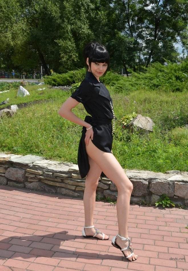 Sultry Brunette Amateur Street Sex - Explicit Erotica with Seductive Vixen