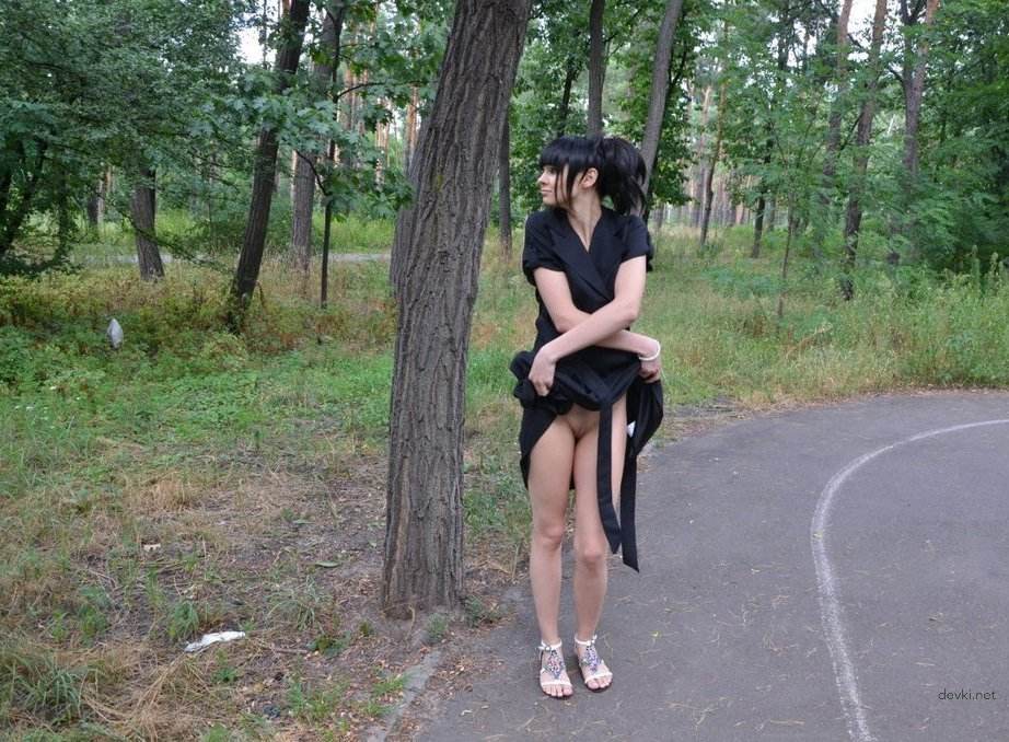 Sultry Brunette Amateur Street Sex - Explicit Erotica with Seductive Vixen