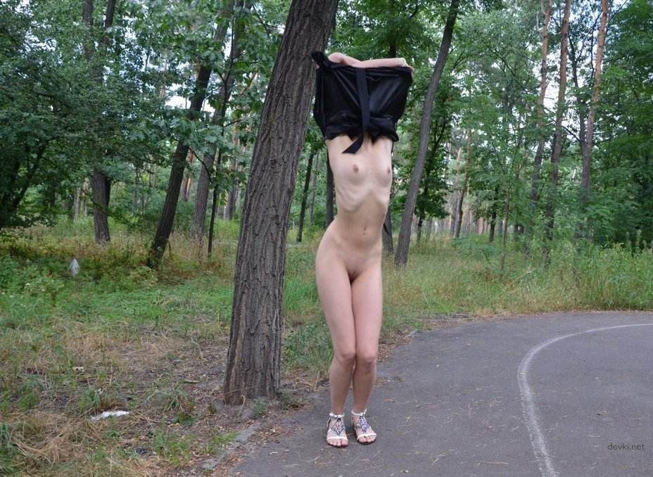 Sultry Brunette Amateur Street Sex - Explicit Erotica with Seductive Vixen