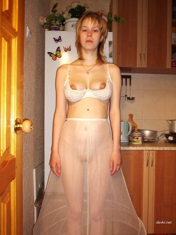 Seductive Bride in Explicit Wedding Dress: Amateur XXX Photo Shoot