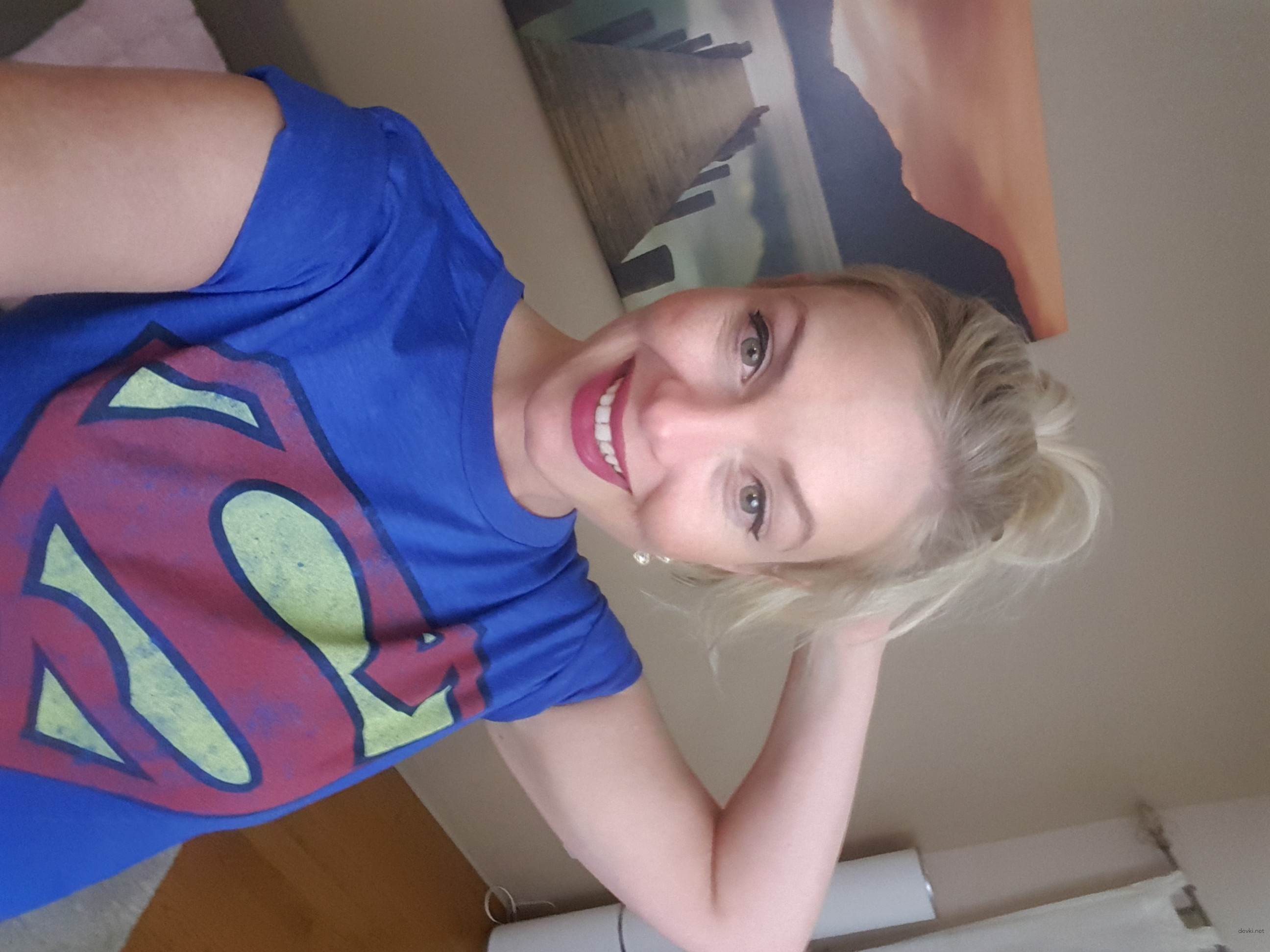 Blonde Amateur XXX: Explicit Intimate Photos of Seductive Amateur Pornstar