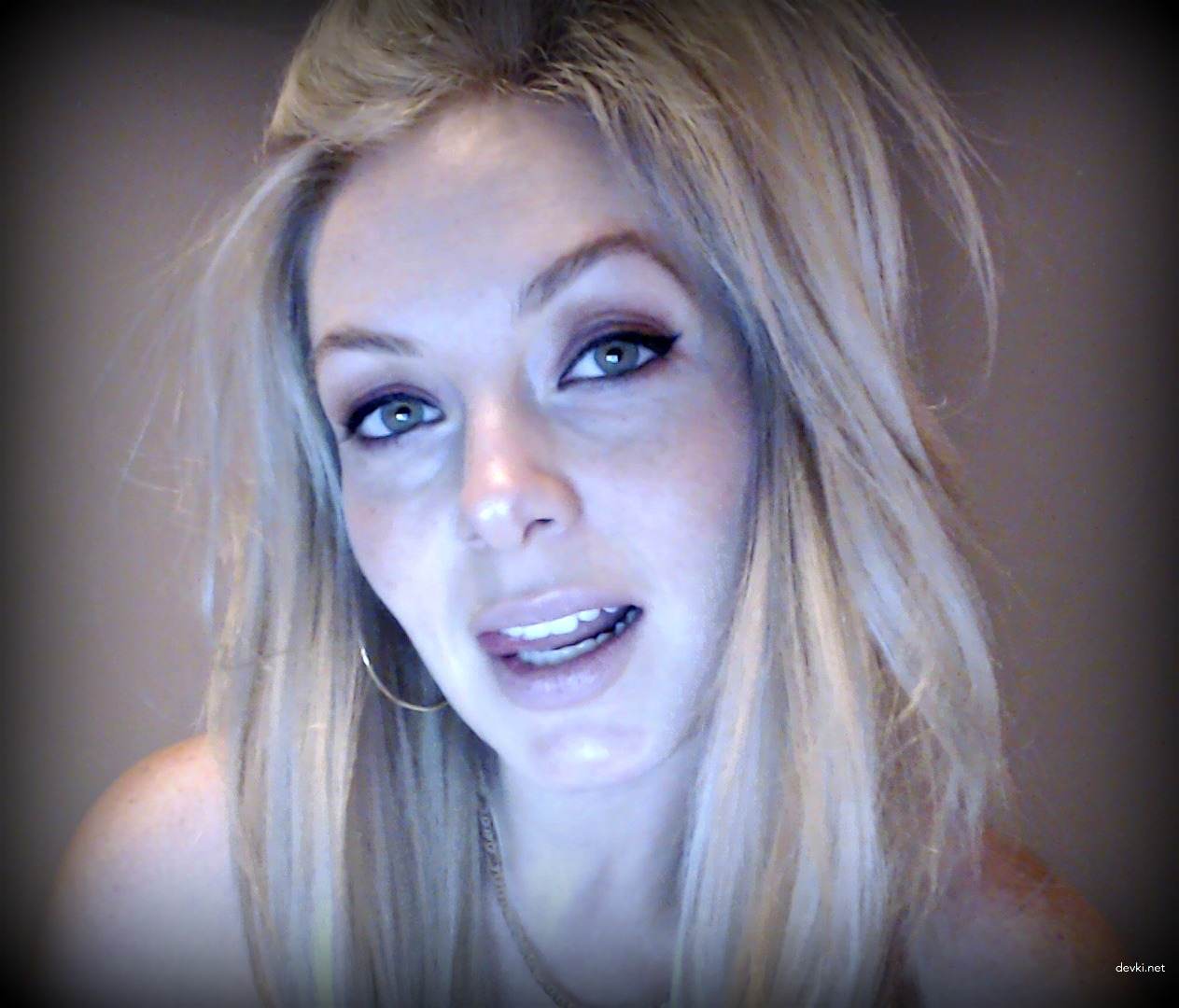 Blonde Amateur XXX: Explicit Intimate Photos of Seductive Amateur Pornstar