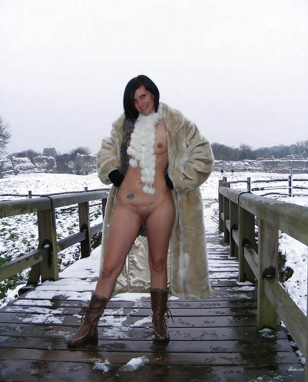 Raw Brunette Amateur Porn Pics - Uninhibited & Uncensored XXX Action!