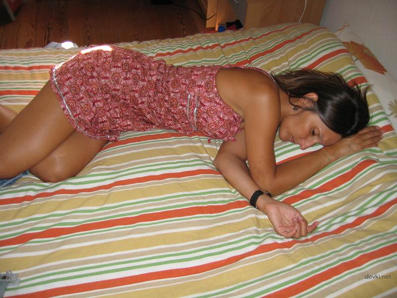 Steamy Amateur Sex Tape: Tanned Babe Gets Hardcore Nailed
